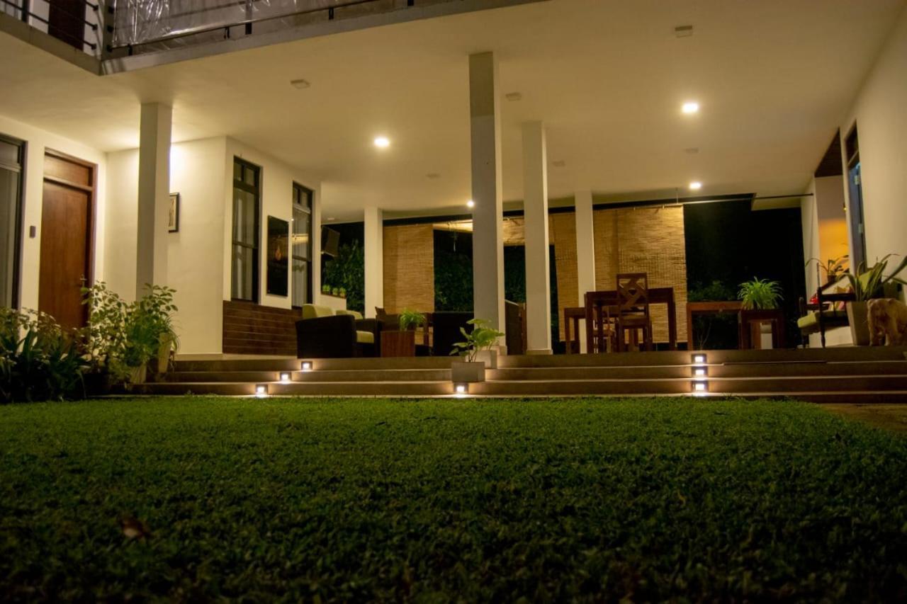 Golden Ray Villa Anuradhapura Exterior photo